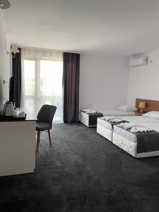 Villa Aqua Family Hotel Burgas Exterior foto